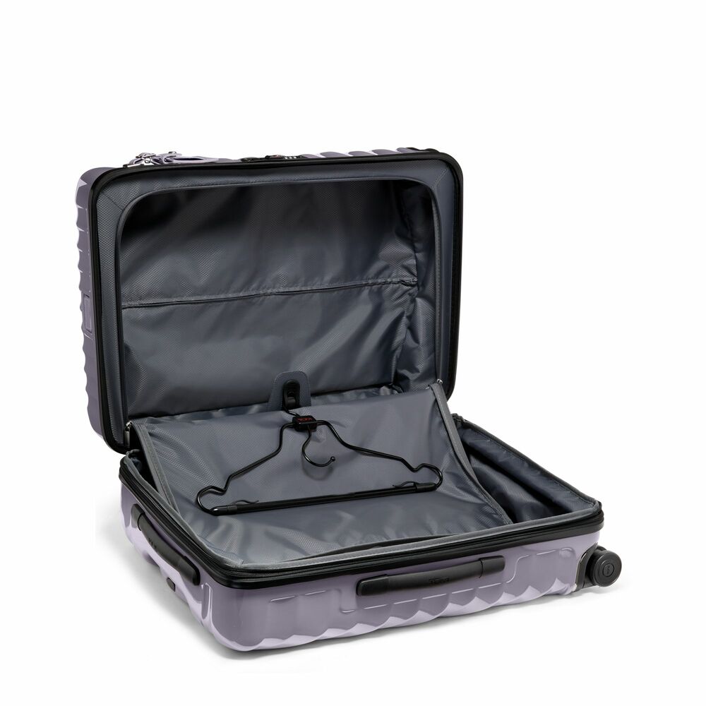 19 Degree Short Trip Expandable 4 Wheeled Packing Case Lilac