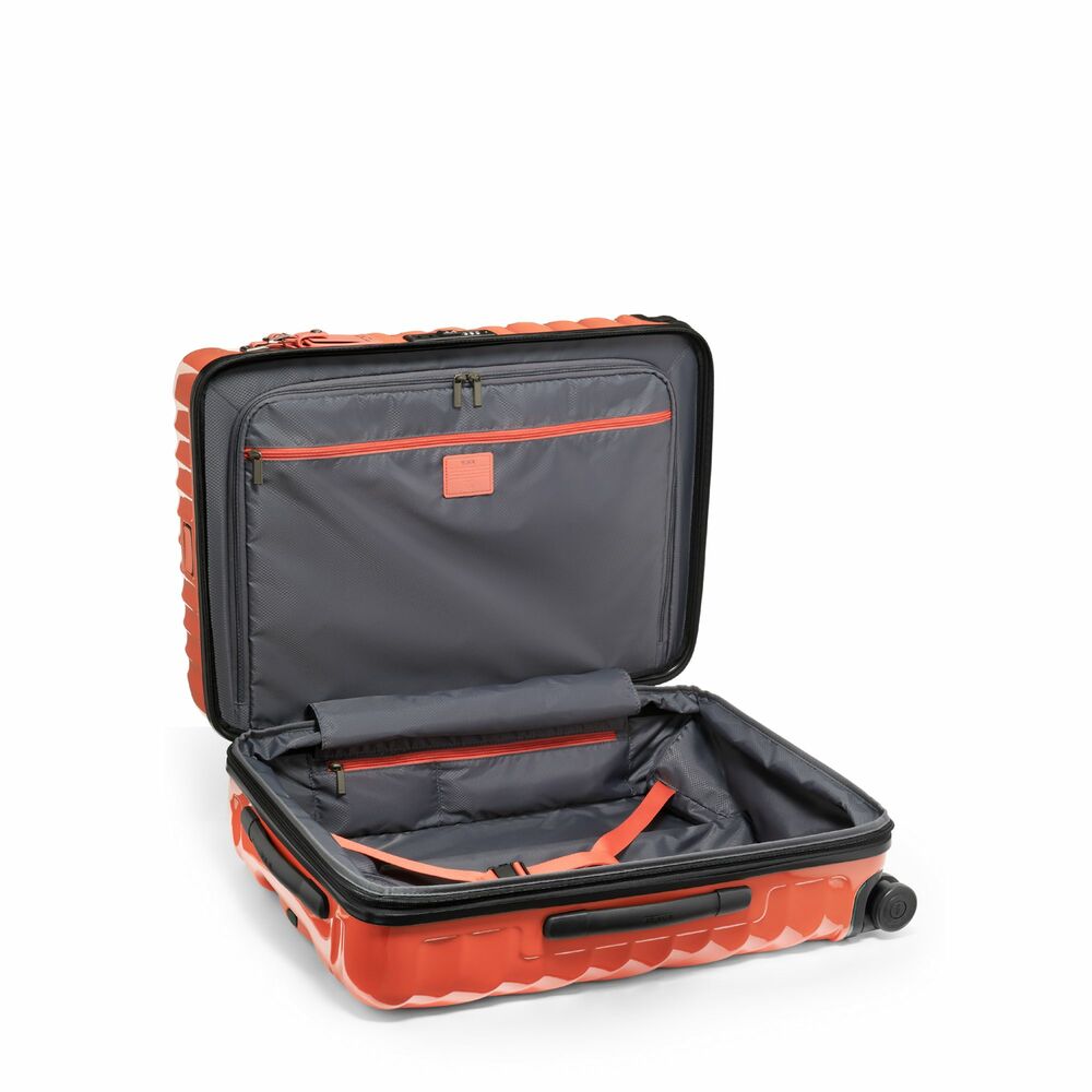 19 Degree Short Trip Expandable 4 Wheeled Packing Case Coral