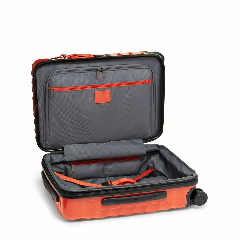 19 Degree International Expandable 4 Wheels Carry On Coral